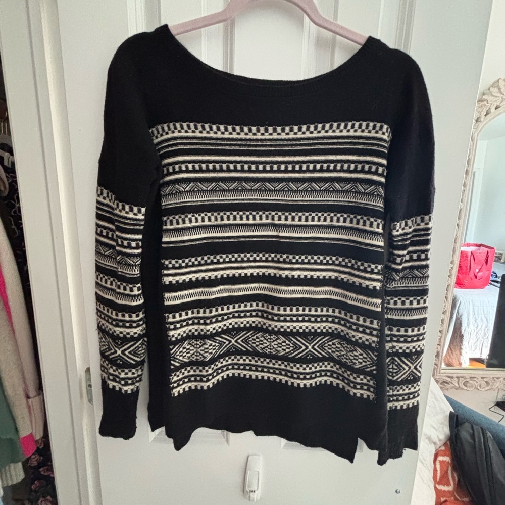 Black and White Patterned Women's Sweater